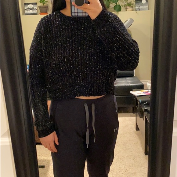 Forever 21 ⭐️2/$25⭐️cropped sweater -black/silver - Picture 6 of 6